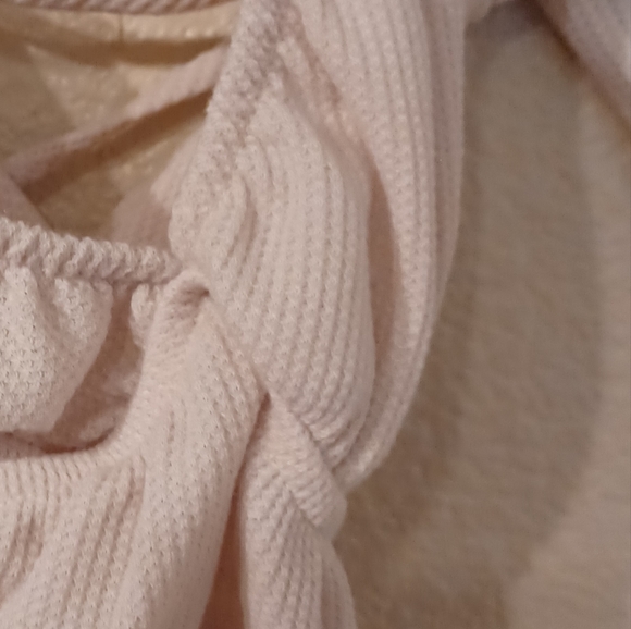 Taupe Waffle Knit V-Neck Black Lace Down Long Sleeve Crop Top - Picture 6 of 8